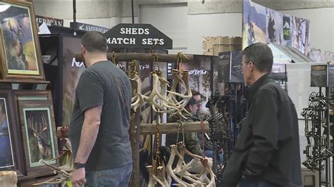 Hunters get in season at Iowa Deer Classic