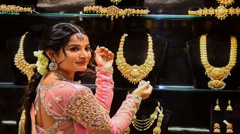 Gold Rate Today: सराफा बाजार में मंगलवार को सस्ता हुआ सोना, जानें आज की ...