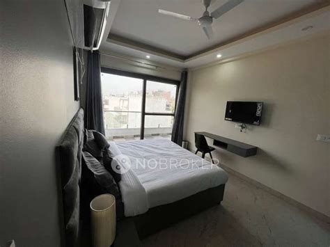PG for BOTH in Sec 46 Gurgaon Aunty for Rs 15000 available Immediately ...