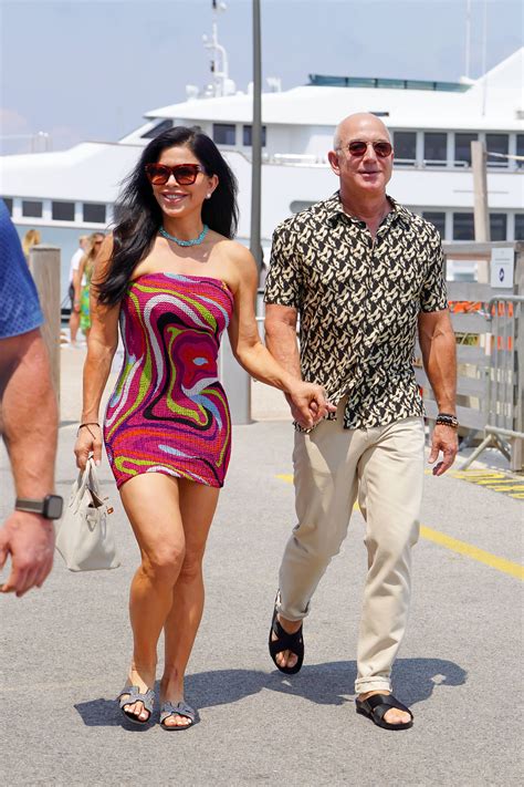Lauren Sánchez wears $54 bikini on vacation with Jeff Bezos