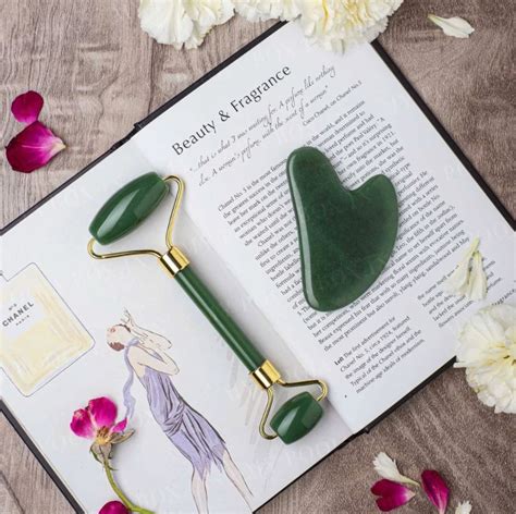 How to Use Face Roller? Rose Quartz Face Roller Benefits