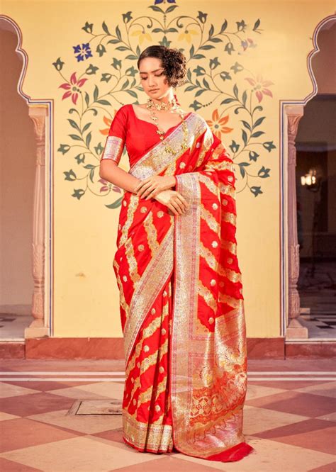 Buy Designer Banarasi Sarees Online in India - Sunasa