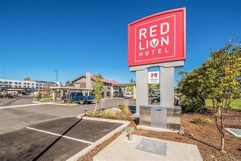 RED LION HOTEL PORTLAND AIRPORT - Motel Reviews, Photos, Rate ...