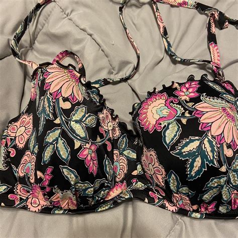 Shade & Shore bikini top size 34 DD underwires... - Depop