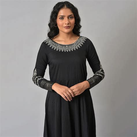 wavecolour | Ethnic Motifs Embroidered Maxi Dress