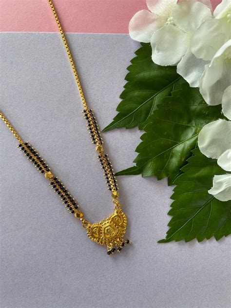 Simple Modern Mangalsutra Design | Gold Mangalsutra Pendant | DDR ...