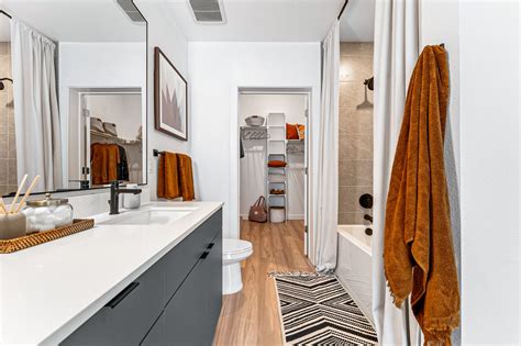 Gallery | Luxury Apartments in Denver CO | Aura Arts District