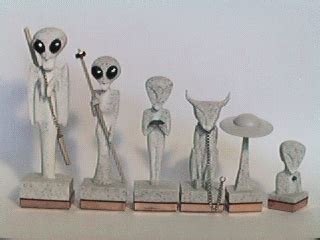 Alien Chess Set 的图像结果