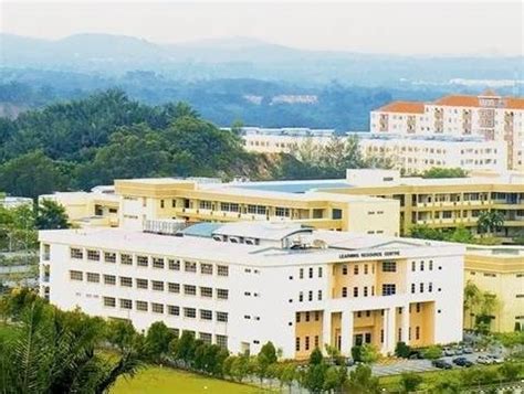 马来西亚大学一年学费是多少