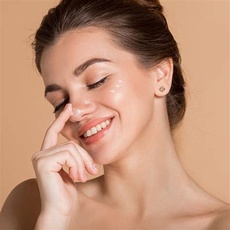 Baby Shower Makeup—Look Gorgeous with Your Baby Bump – Faces Canada
