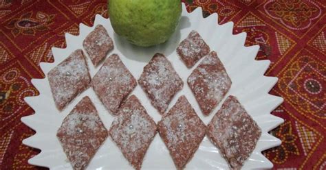 Amrood ki katli #winter fruits Recipe by Suman Prakash - Cookpad