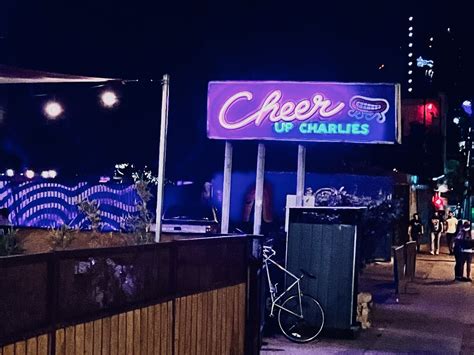 Gay Austin Guide: LGBTQ+ Culture, Bars & Hotspots 🇺🇸