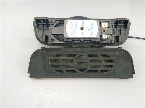 32W562C 1-859-099-21 10W SPEAKER BOX