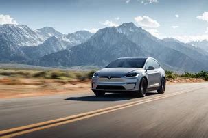 2025 Tesla Model 3 Review, Pricing, & Pictures | U.S. News