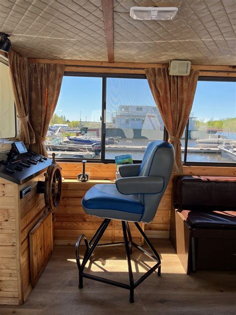 64′ x 16′ Houseboat | Wilderness Houseboats