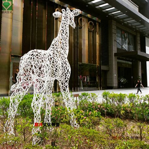 玻璃钢创意兔子户外动物景观雕塑_玻璃钢雕塑 - 深圳市巧工坊工艺饰品有限公司