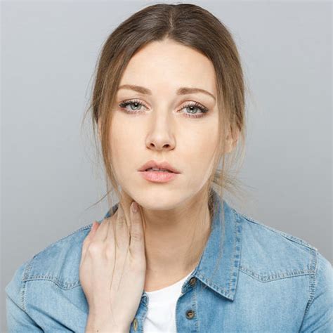 Understand Your Girlfriend Better With These Non-Verbal Cues – GIVA