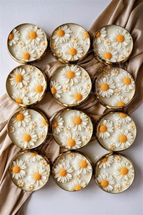 Classic Daisy Urli Candle – Over The Lune