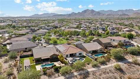 Living in Verrado AZ (2026 Guide) – Schools, Amenities, Homes & Lif...