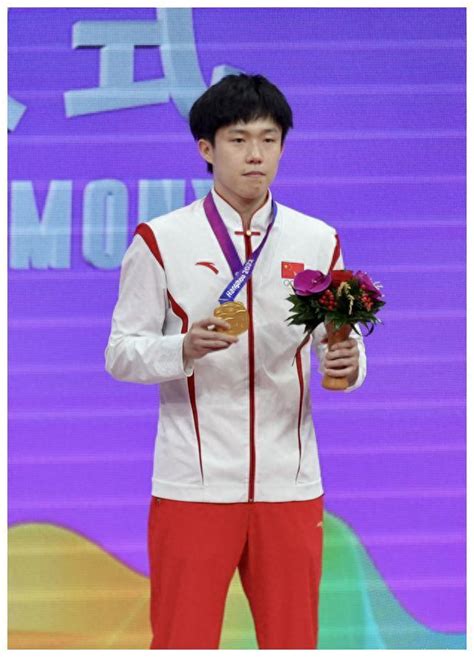 王楚钦重回男单世界第一 职业生涯第3次登顶_中华网