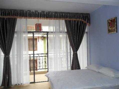 GOLDEN HARBOR INN (Yangshuo County) - Inn Reviews, Photos, Rate ...