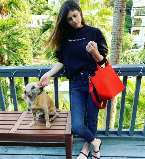 Alexandra Daddario makes relationship official with Andrew Form; shares ...
