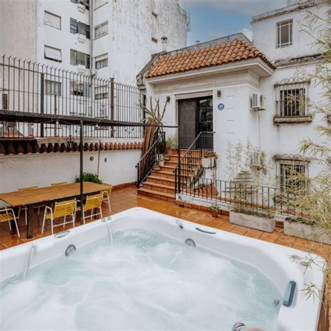 Palacio del Centenario | Our advantages: 🍿 A projector, 🥩 a large barbecue area, 🛁 a Jacuzzi in ...