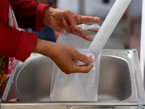 ATMs for rice are feeding Vietnam's poor - Tackling hunger amidst ...