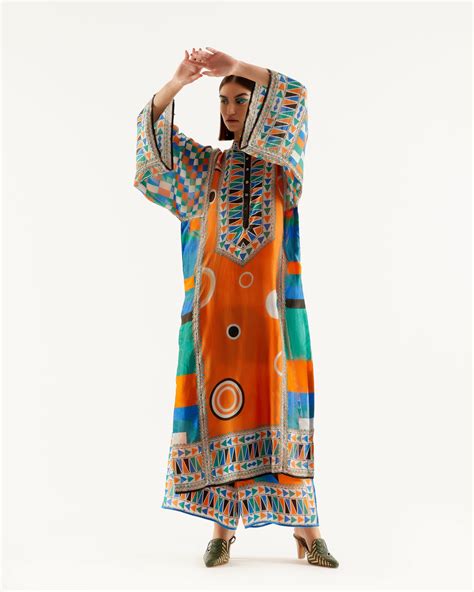 Kareena Kapoor Khan (kareenakapoorkhan) – Rajdeep Ranawat