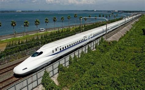 Here are the world's seven fastest trains