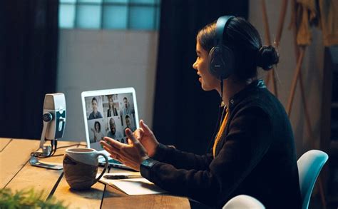AKG Lyra Ultra-HD, Four Capsule, Multi-Capture Mode, USB-C Condenser ...