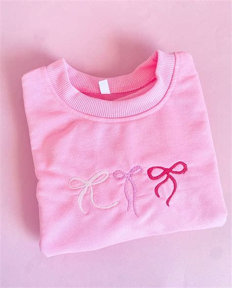 Girlies Bows / Embroidered Sweaters / Bows / Sweatshirts / Girls / XOXO ...