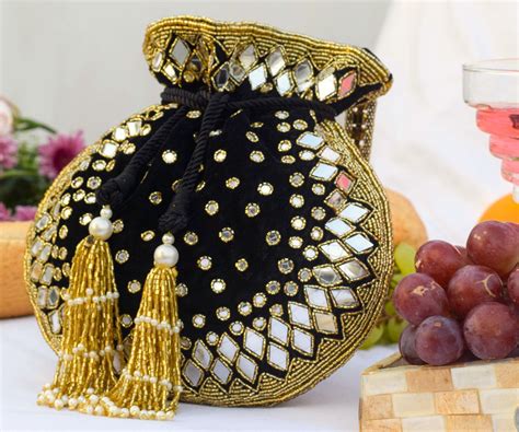 Satara Potli – Black & Gold – Eena Official