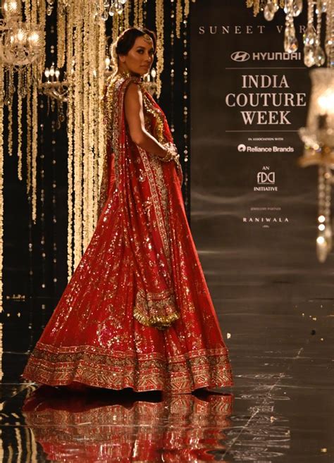 Suneet Varma displays his 'Mogra' collection at India Couture Week icw 2023
