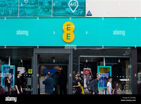 EE Shop Front Stock Photo: 60176223 - Alamy