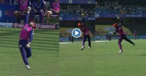 उलट्या दिशेने धावताना बटलरने हवेत झेपावत चक्क एका हाताने घेतला कॅच ...