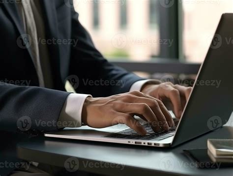 Computer Using Business Pics 的图像结果