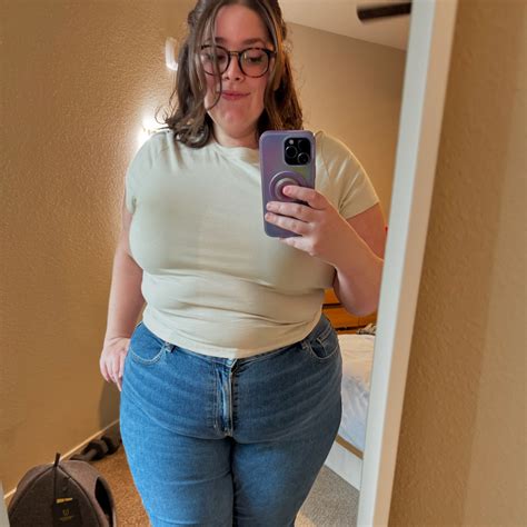 luna⋆lewis | Where should we go? #explorepage #curvy #plussize #fyp | Instagram