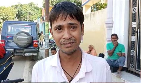 Mau: पुलिस ने ई रिक्शा चालक को जमकर पीटा