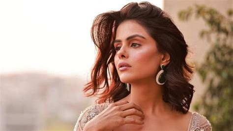 Priyanka Chahar Choudhary accused of stealing ex-flatmate's clothes ...