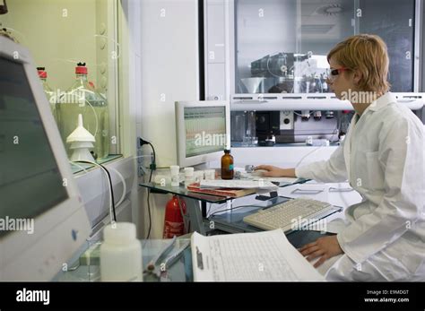 Computer Lab Technician 的图像结果