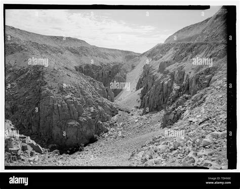 OWENS RIVER GORGE SOUTH OF MIDDLE GORGE POWER PLANT LOOKING SOUTH - Los ...