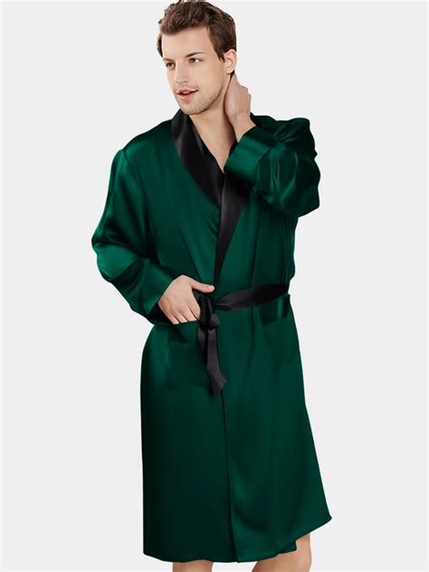 luxe-satin-robes-3878022.jpg?v=1768813889