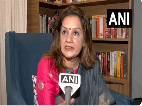 Acharya Pramod using Smriti Irani's language to defend her in Amethi LS ...