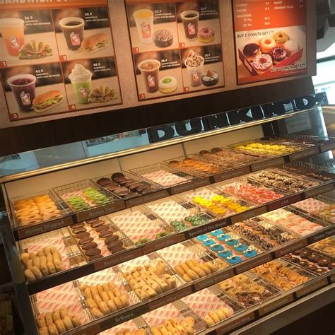DUNKIN' DONUTS - PERTAMINA GAS STATION CIKINI, Jakarta - Restaurant ...