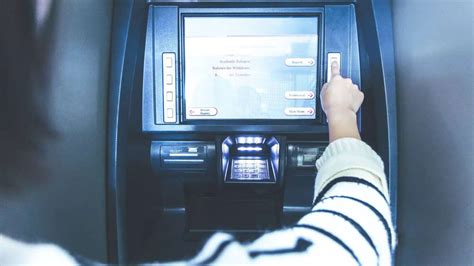 How to Withdraw Cash From SBI ATM: Limit and Step-by-Step Guide | The ...