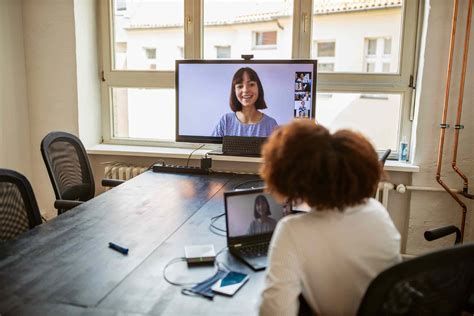 Synchronous vs. Asynchronous Communication: The Essentials