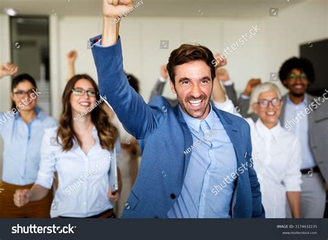 Multi Etnich Group of Business People Celebrating Together 的图像结果