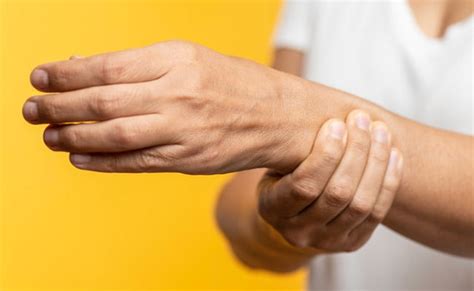 इस पीले बीज को भिगोकर खाने से हड्डियां बनी रहती हैं मजबूत, किचन में ...