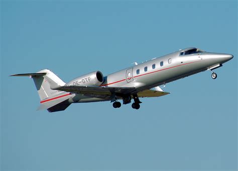 Bombardier Learjet 55 & 60, pictures, technical data, history - Barrie ...